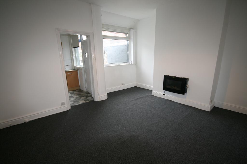 Edge Lane, Droylsden M43 2 bed terraced house £850 pcm (£196 pw)