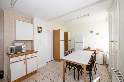 2 Moorside Road, Salford, M7 3PJ