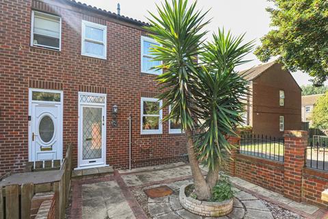 56 Fieldfare Road, London, SE28 8HR