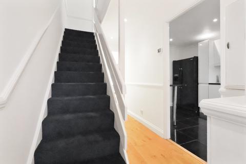 56 Fieldfare Road, London, SE28 8HR