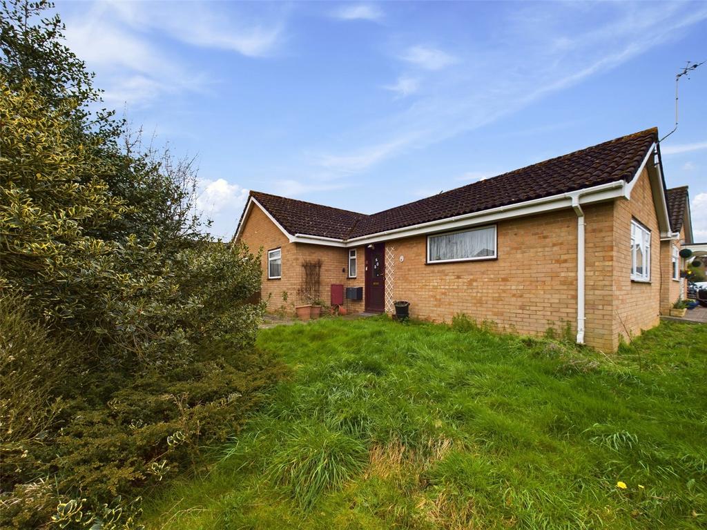 Laburnum Gardens, Quedgeley... 3 bed bungalow for sale £300,000