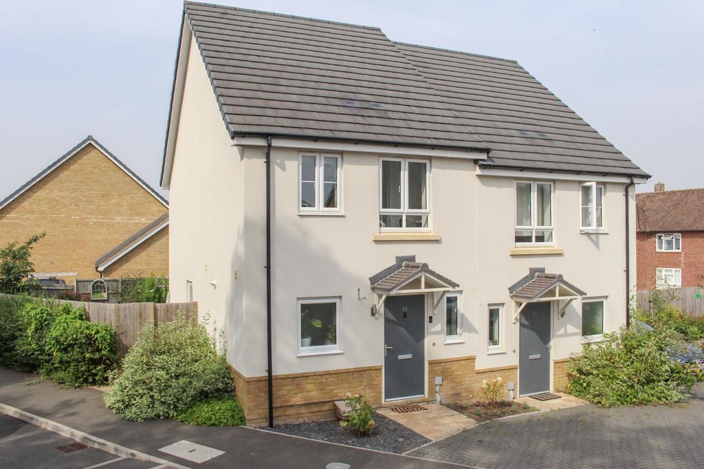 Liddell Way, Leighton Buzzard, LU7 4EB 2 bed semidetached house £325,000