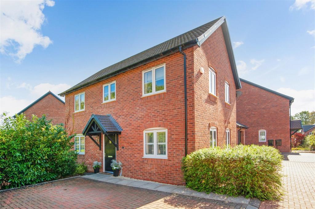 Hawkins Way, Newbold On Stour, Stratforduponavon, CV37 8FG 3 bed