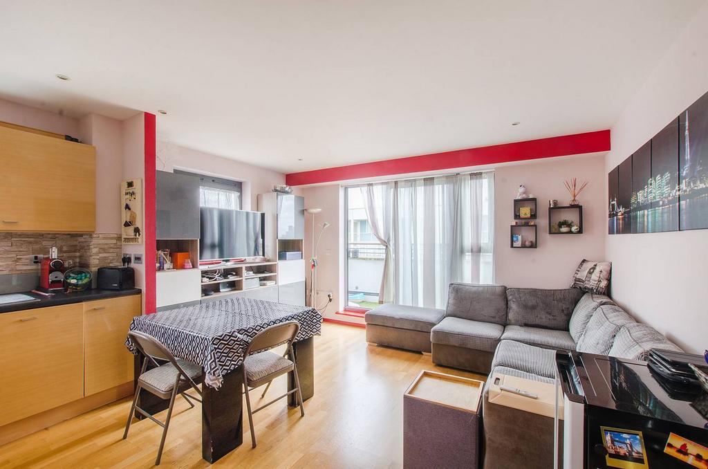 Cable Street, Limehouse, London, E1W 2 bed flat for sale £485,000
