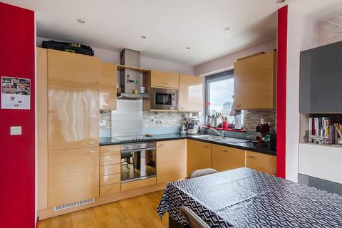 2 bedroom flat for sale - Cable Street, Limehouse, London, E1W