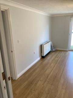 2 bedroom apartment to rent - Windsor Court, Newbury RG14