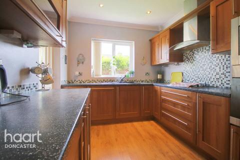20 Shelley Grove, Doncaster, DN5 8BX