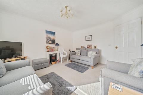 1 bedroom retirement property for sale - 20 Buckingham Court, Shrubbs Drive, Middleton-on-Sea, Bognor Regis, PO22
