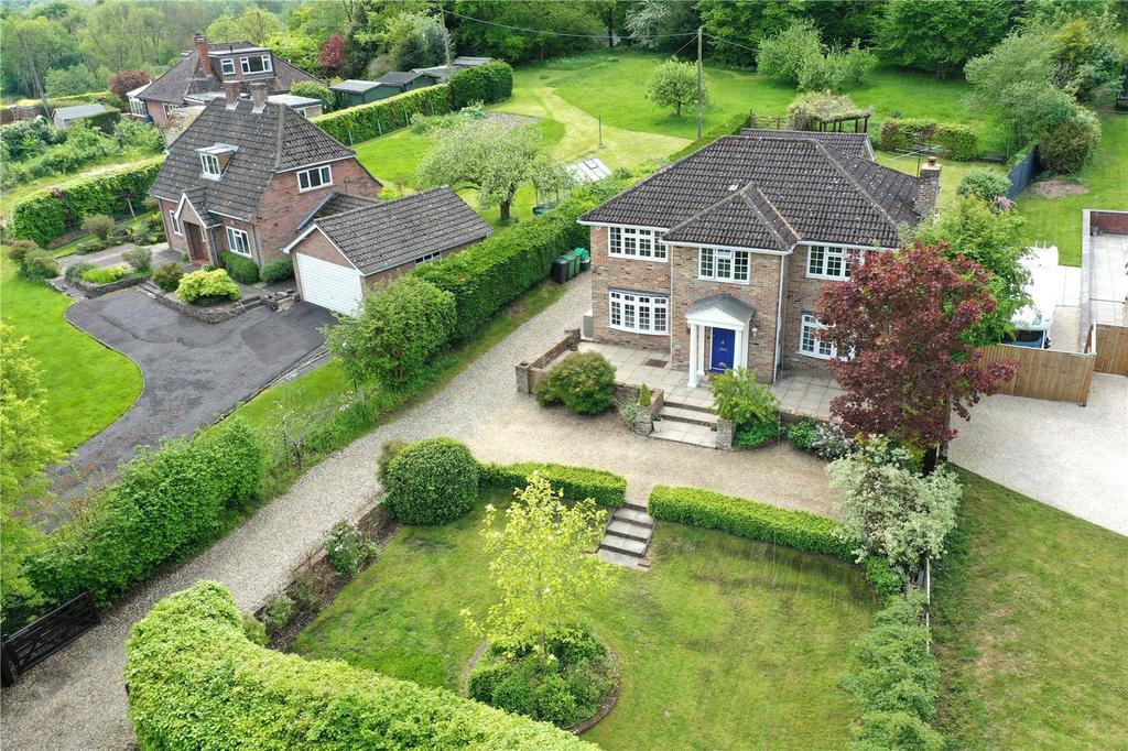 New Road Hill, Midgham, Reading, Berkshire, RG7 4 bed detached house