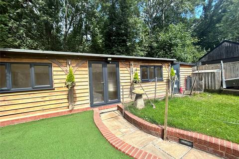 6 Tenaplas Drive, Upper Basildon, Reading, RG8 8SS