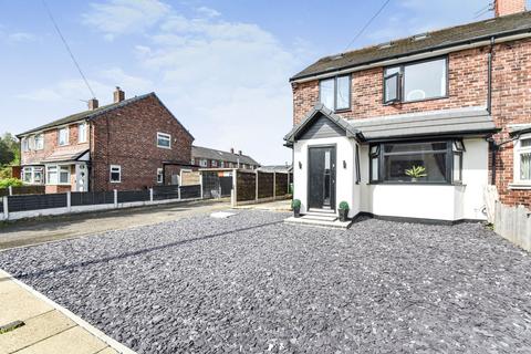 4 bedroom semi-detached house for sale, Sycamore Avenue, Radcliffe, M26