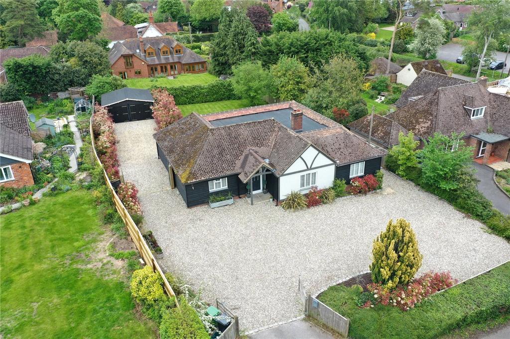 Aldworth Road, Upper Basildon, Reading, Berkshire, RG8 4 bed bungalow