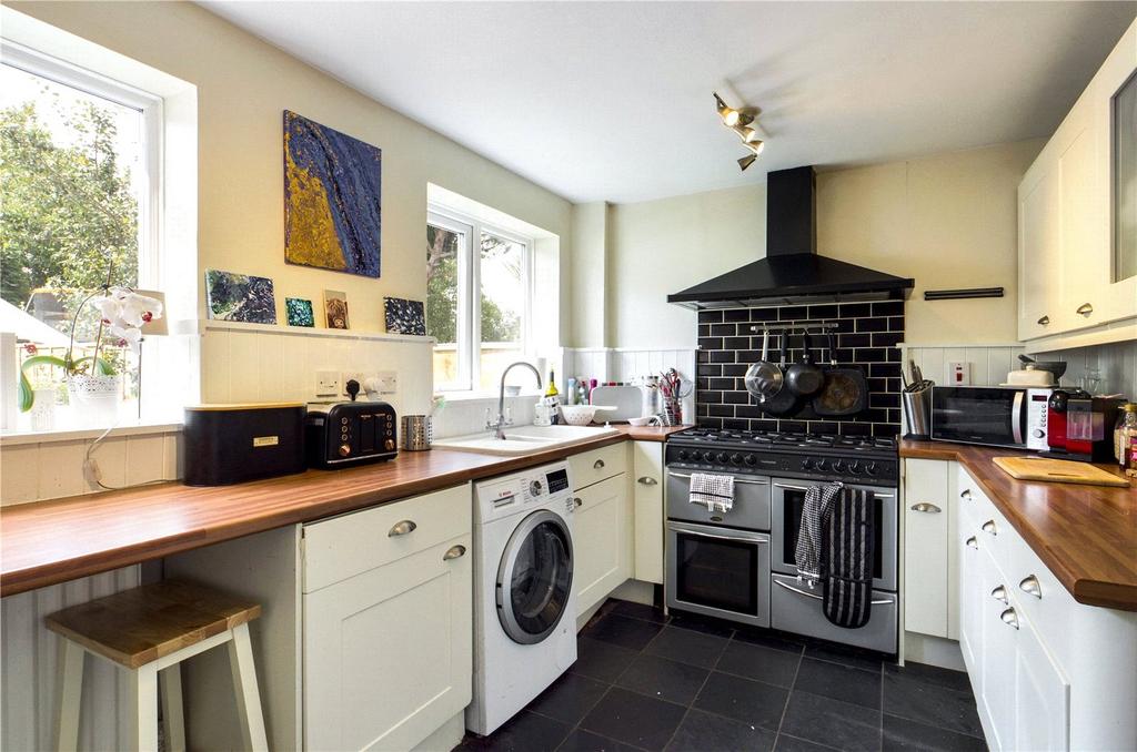 Kitchen B'fast Room