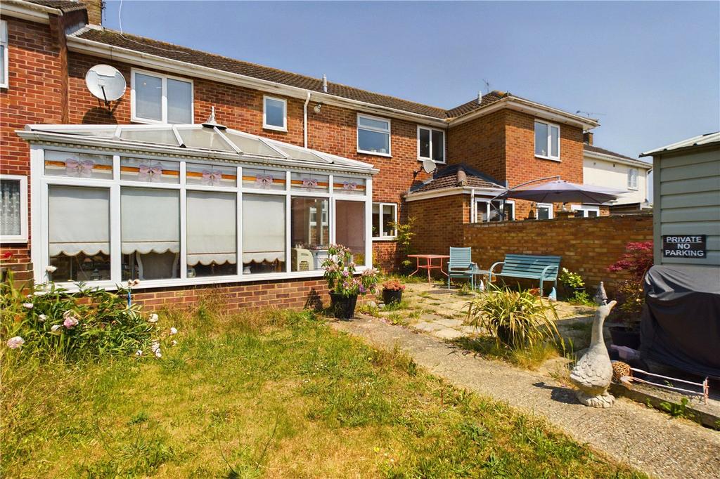 The Crescent, Theale, Reading, Berkshire, RG7 3 bed terraced house for sale £360,000