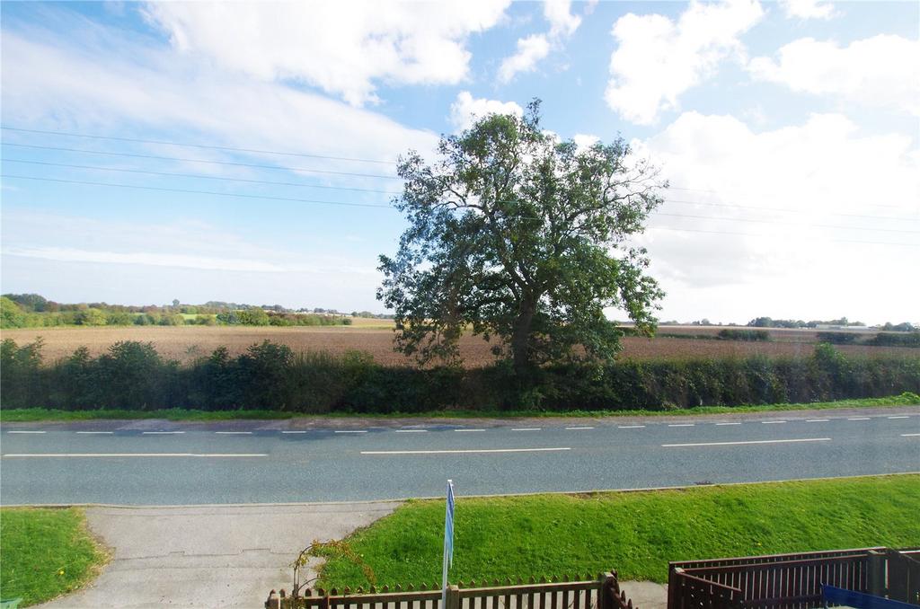 Station Row, Camerton, East Yorkshire, HU12 2 bed end of terrace house