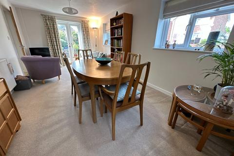 1 Glebe Close, Rolleston On Dove, Burton-on-trent, DE13 9BP