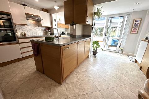 1 Glebe Close, Rolleston On Dove, Burton-on-trent, DE13 9BP