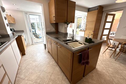 1 Glebe Close, Rolleston On Dove, Burton-on-trent, DE13 9BP