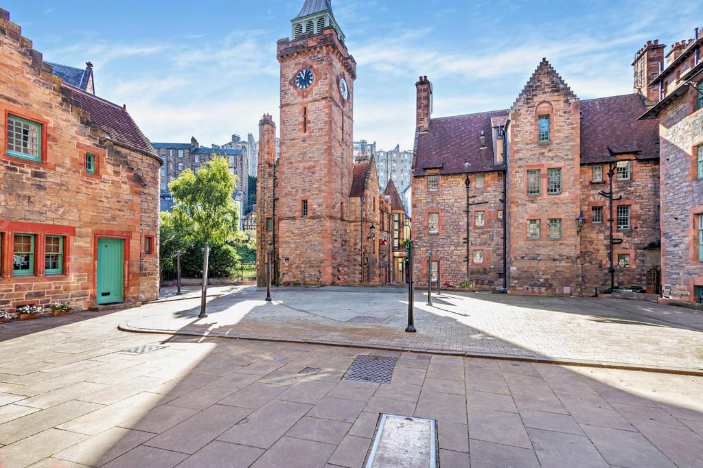 Residents Courtyard