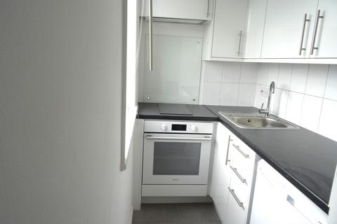 1 bedroom flat to rent, Hook Road, Surbiton, KT6 5AR