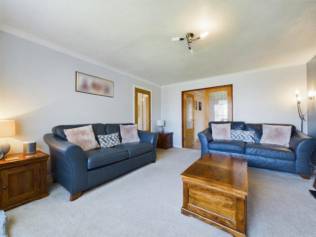 Wallace Avenue, PA7 3 bed detached house for sale £275,000