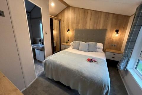 2 bedroom static caravan for sale, New Beach Holiday Park, Dymchurch TN29