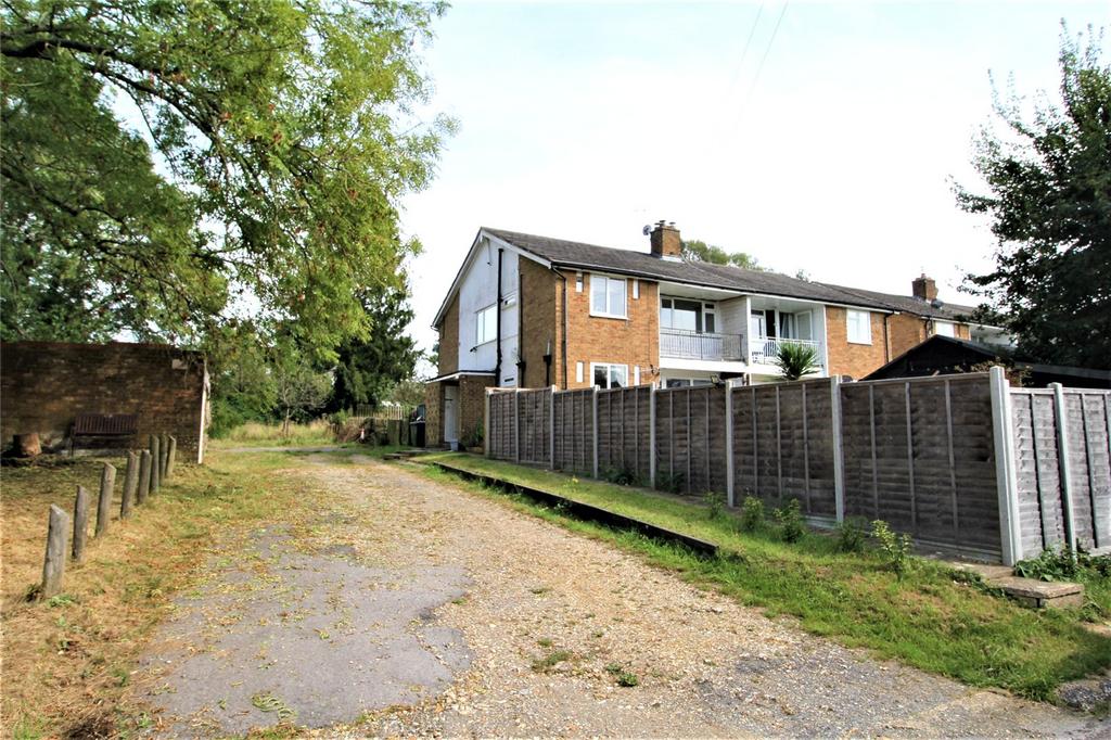 Merlin Road, Four Marks, Hampshire, GU34 2 bed £160,000