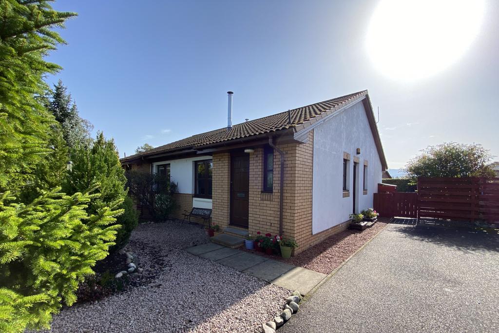 Dalnabay, Aviemore PH22 2 bed semidetached bungalow for sale £224,750