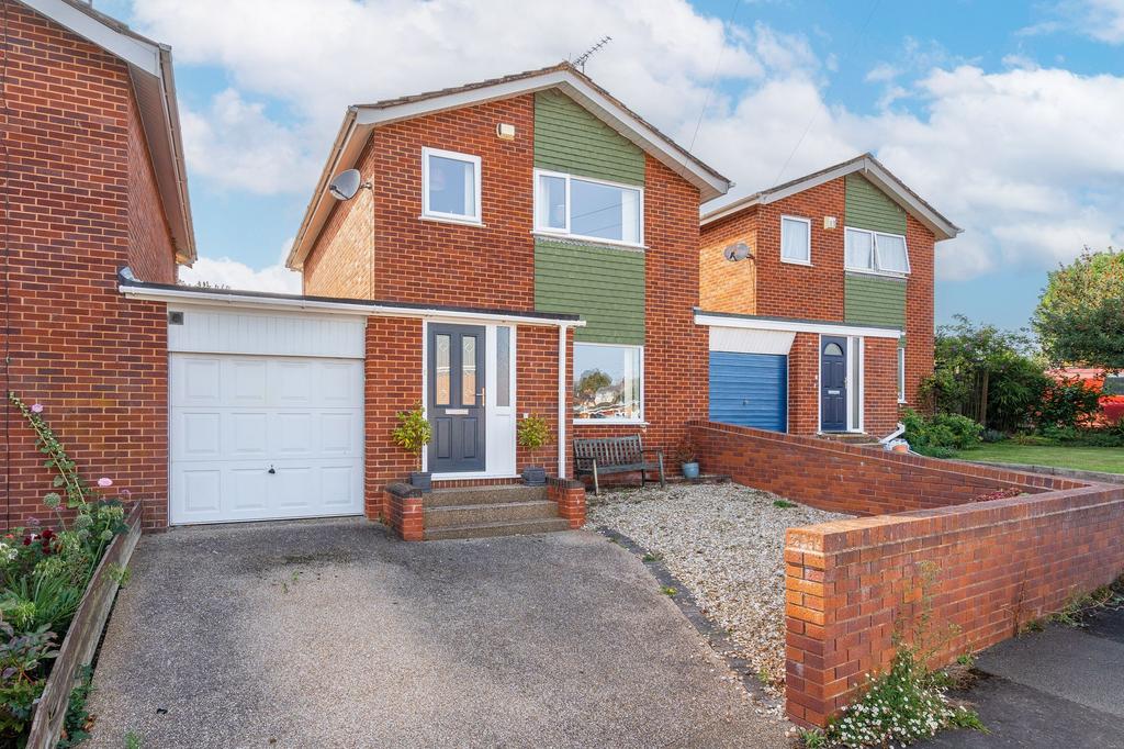 Fulda Crescent, Crediton, EX17 3 bed detached house for sale £320,000