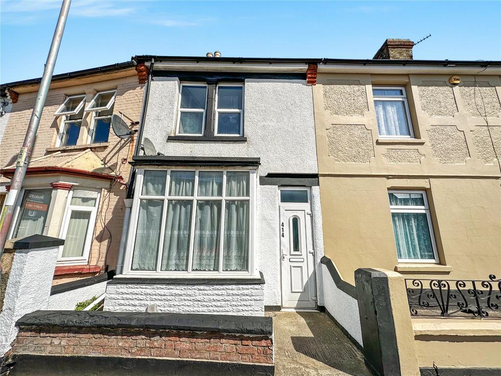 Canterbury Street, Gillingham, Kent, ME7 3 bed terraced house for sale £250,000