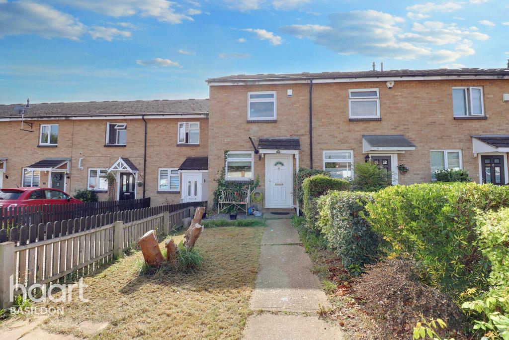 Latimer Drive, Basildon 3 bed terraced house £300,000