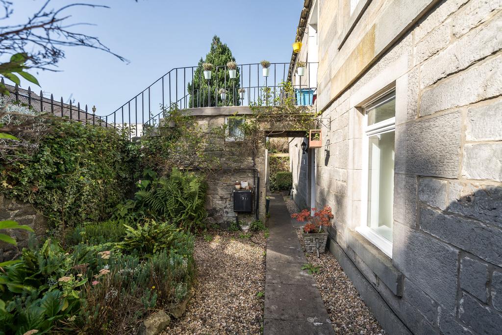 Quality Street, Davidson's Mains... 3 bed flat £360,000