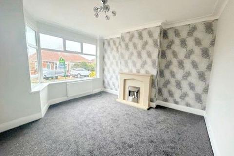 2 bedroom bungalow for sale - Tudor Avenue, North Shields, Tyne and Wear, NE29 0RY