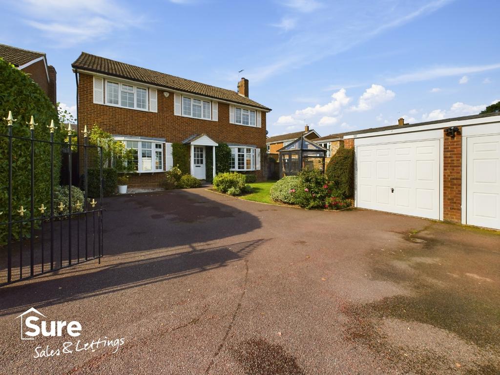 Kendale, Hemel Hempstead... 5 bed detached house £3,500 pcm (£808 pw)