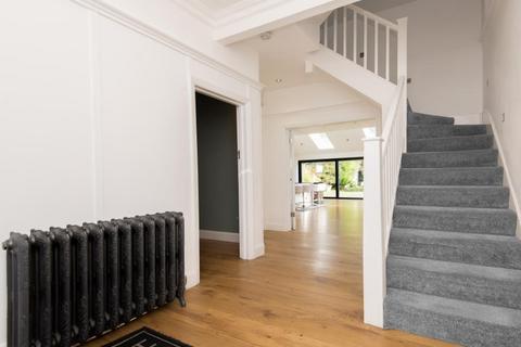 5 bedroom detached house for sale - Grand Drive, London, SW20
