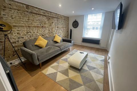 2 bedroom maisonette to rent, Terminus Road, Brighton BN1