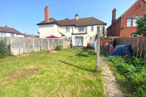 77 Raeburn Road, Northampton, NN2 7ET