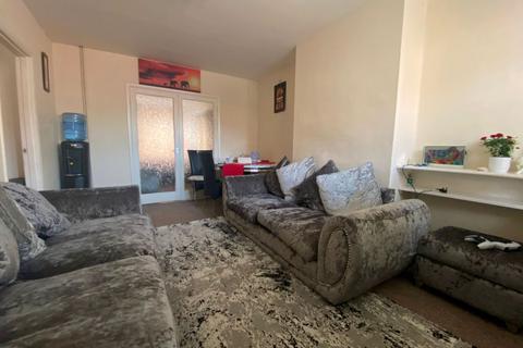77 Raeburn Road, Northampton, NN2 7ET