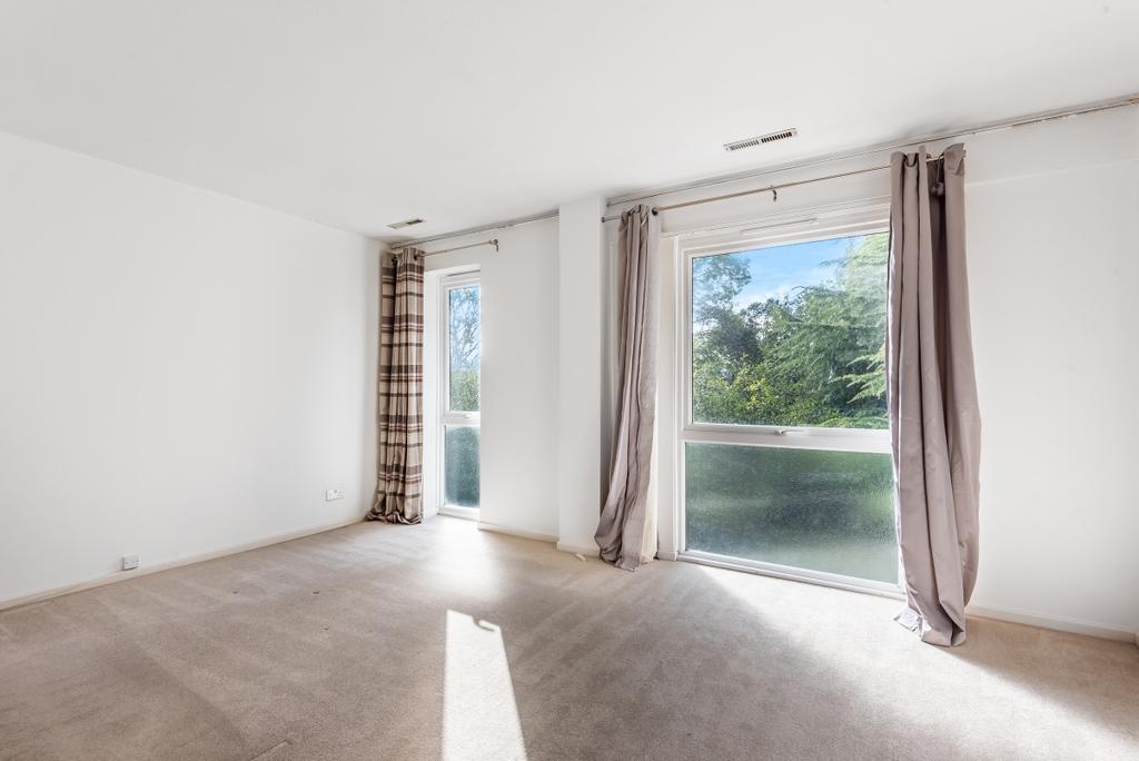 Norlands Crescent Chislehurst BR7 4 bed house £2,600 pcm (£600 pw)