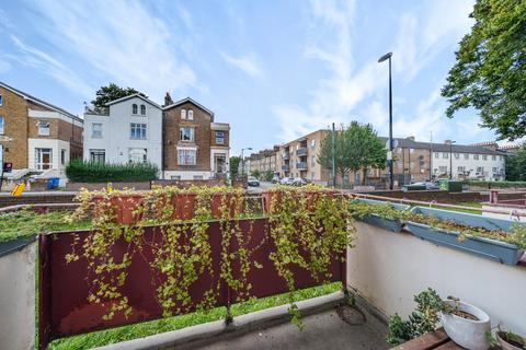 2 bedroom flat for sale, Lausanne Road, Nunhead