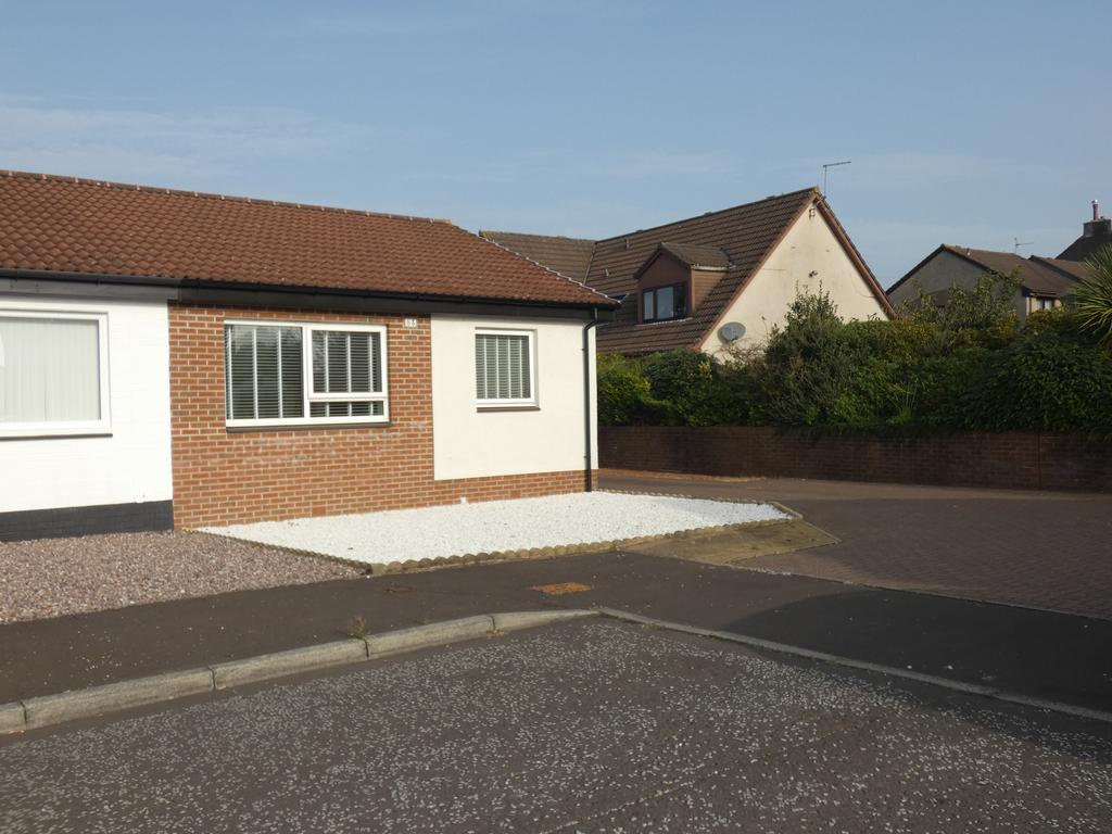 Caledonia Crescent, Ardrossan KA22 2 bed semidetached bungalow £159,000
