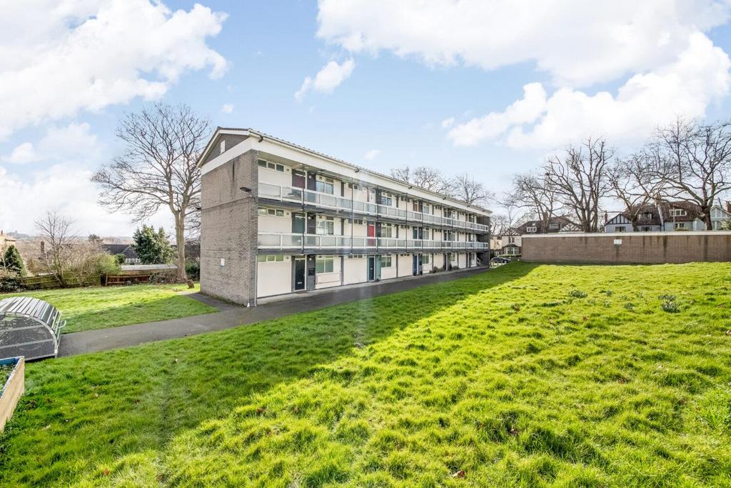 Sunray Avenue, Herne Hill, London, SE24 1 bed apartment for sale £300,000
