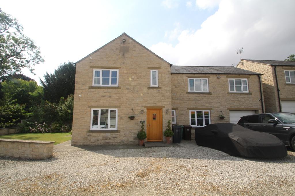 Butts Lane, Lumby, South Milford, Leeds, UK, LS25 4 bed detached house