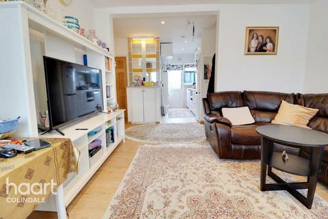 2 bedroom flat for sale, Montrose Court, The Hyde, NW9
