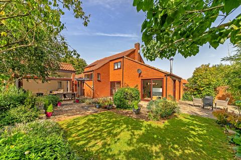 7 Kindleton, Great Linford, Milton Keynes, MK14 5EA