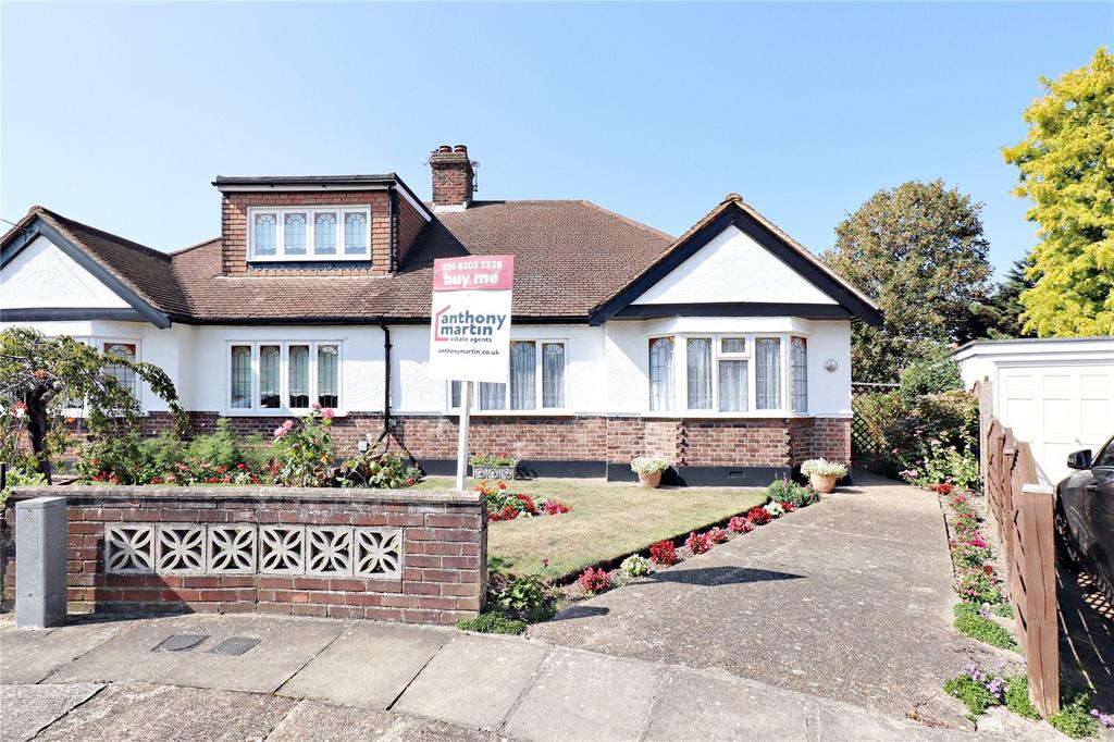 Beechwood Crescent, Bexleyheath, Kent, DA7 2 bed bungalow for sale £