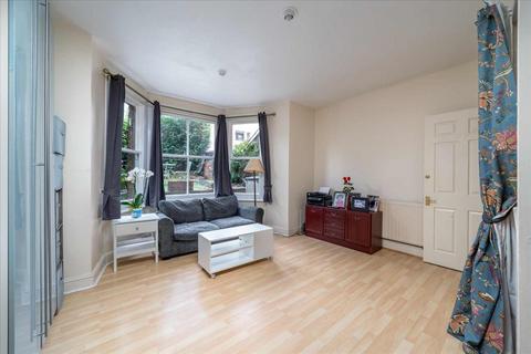 2 bedroom flat for sale, The Avenue, London, NW6