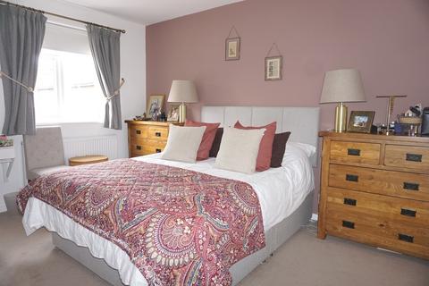 8 Mcdonough Close, Chessington, KT9 1ER