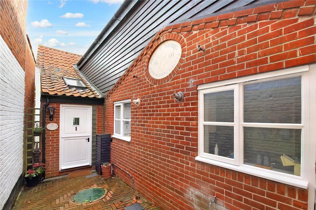 Cumberland Road, Southwold, Suffolk, IP18 2 bed semidetached house for