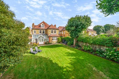 32 Gloucester Road, Teddington, TW11 0NU